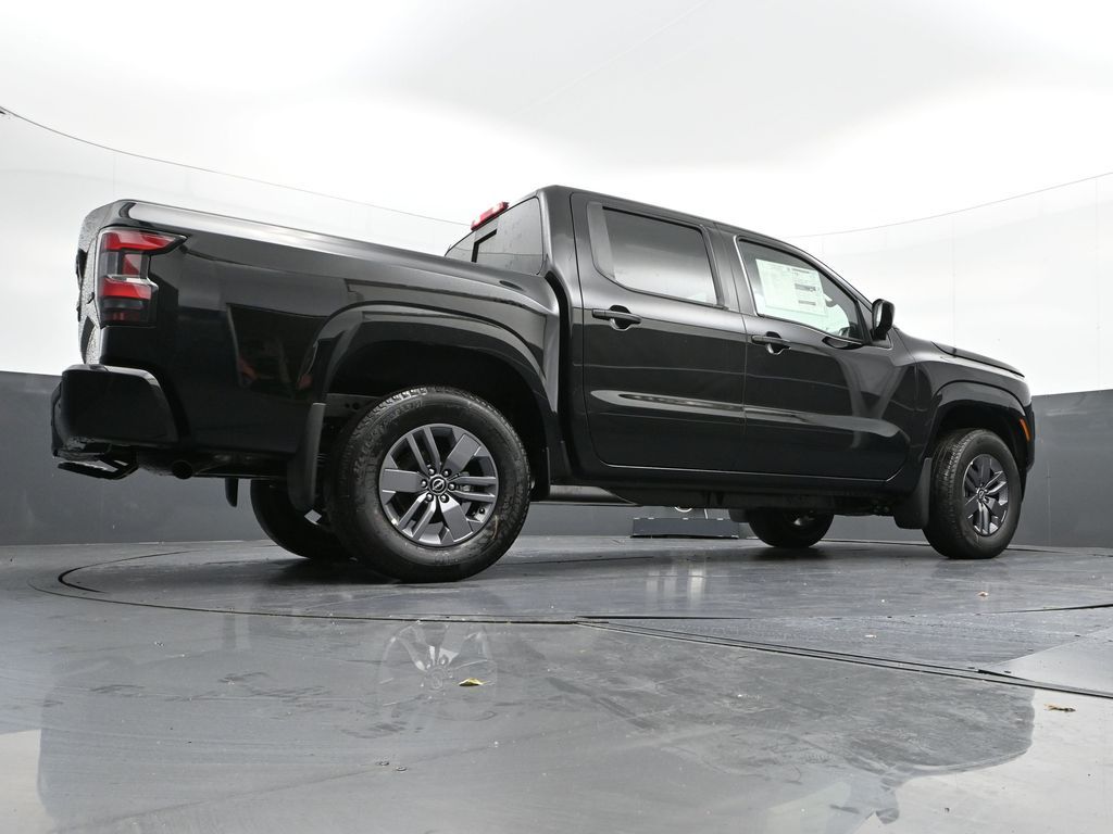 Vehicle image 18 of 32