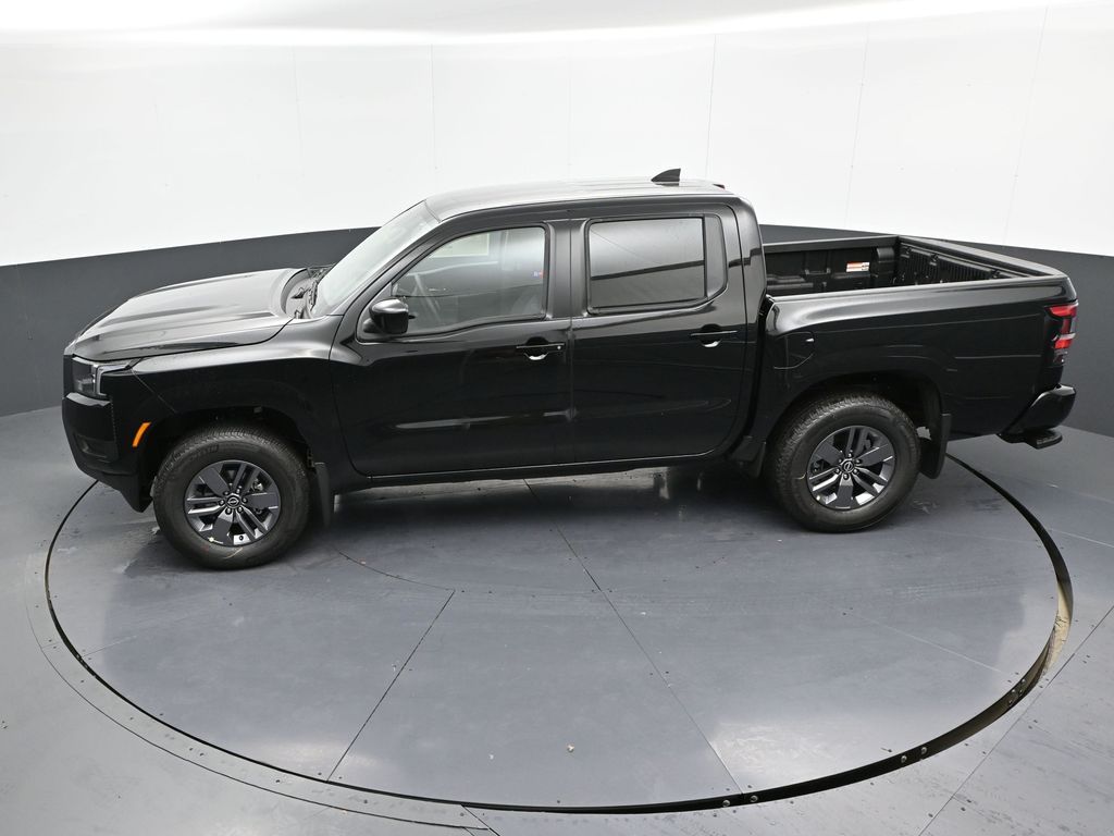 Vehicle image 28 of 32