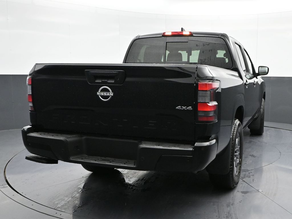 Vehicle image 11 of 32