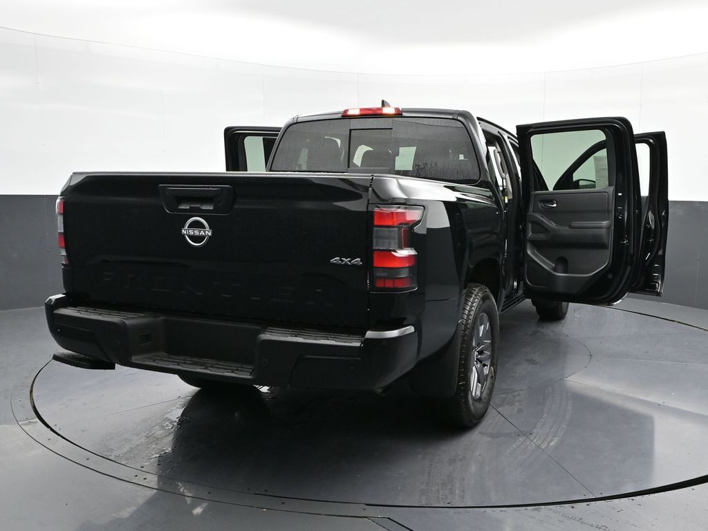 Vehicle image 12 of 32