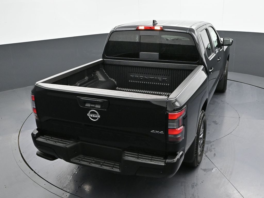Vehicle image 13 of 32