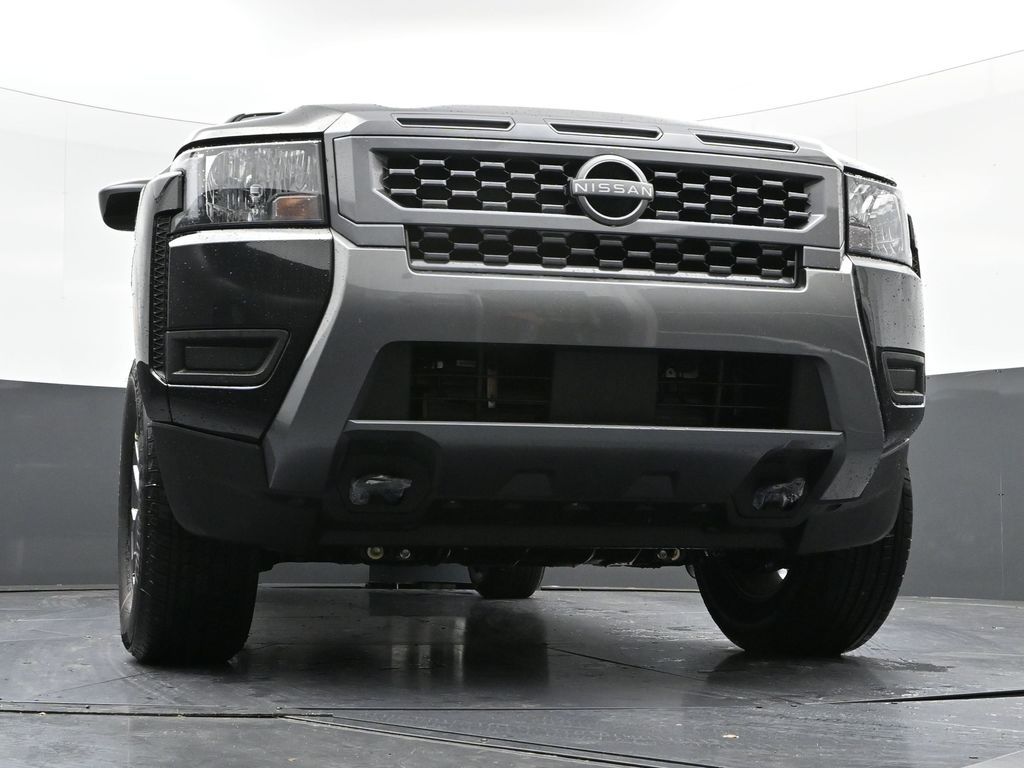Vehicle image 4 of 32