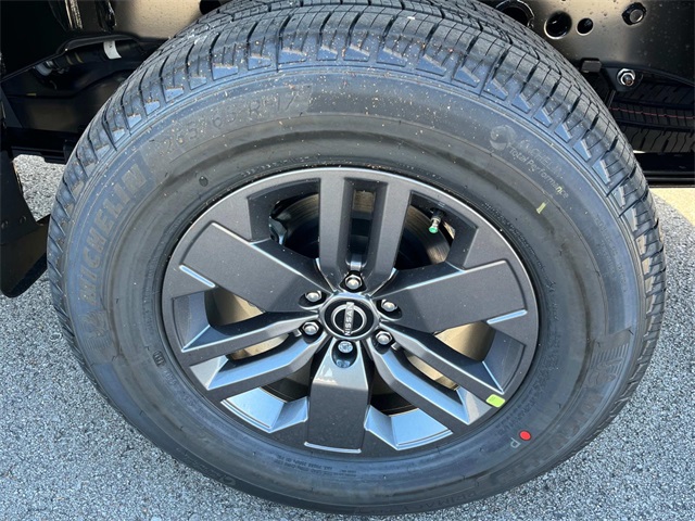 Vehicle image 11 of 33