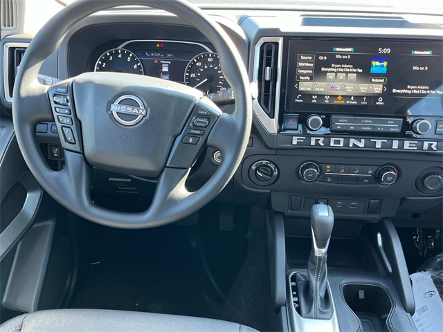 Vehicle image 13 of 33