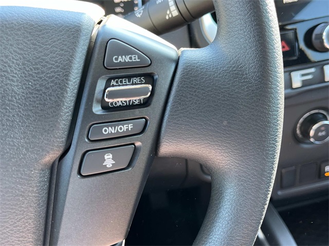 Vehicle image 27 of 33