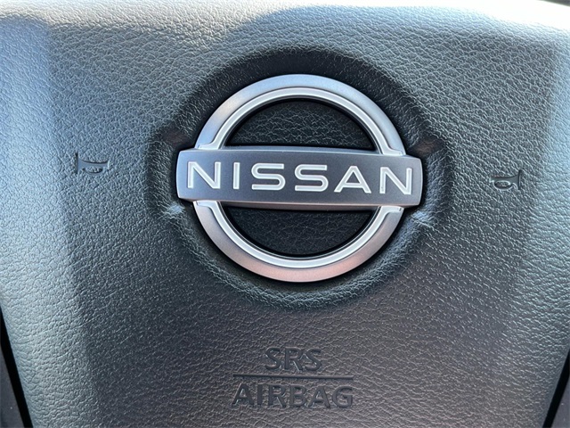 Vehicle image 28 of 33