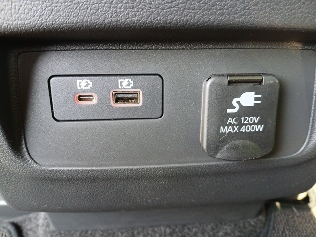 Vehicle image 47 of 71