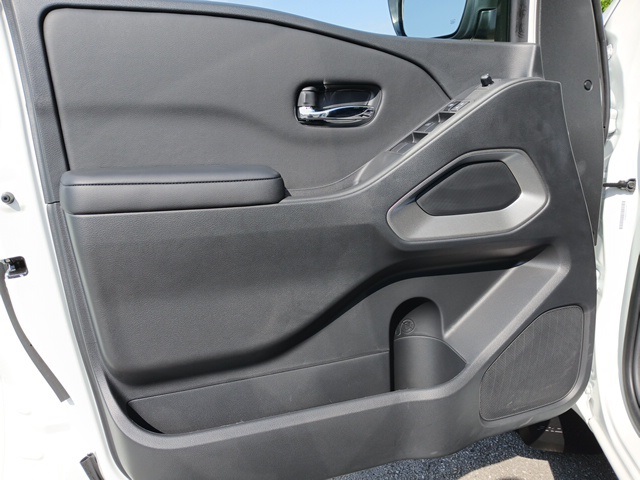 Vehicle image 30 of 71