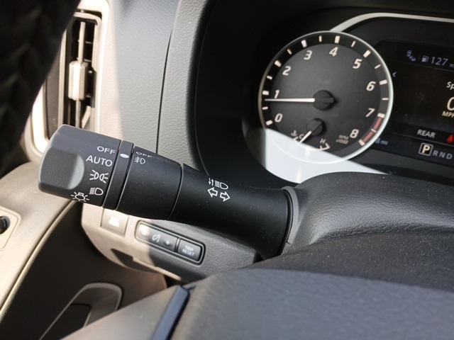 Vehicle image 37 of 71