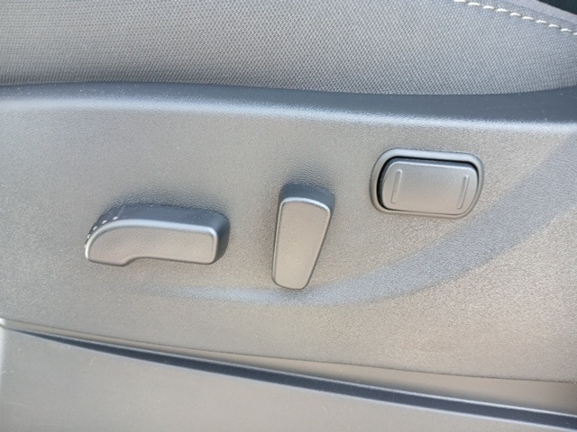 Vehicle image 51 of 71
