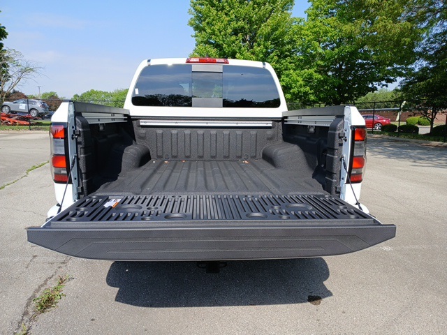 Vehicle image 13 of 71