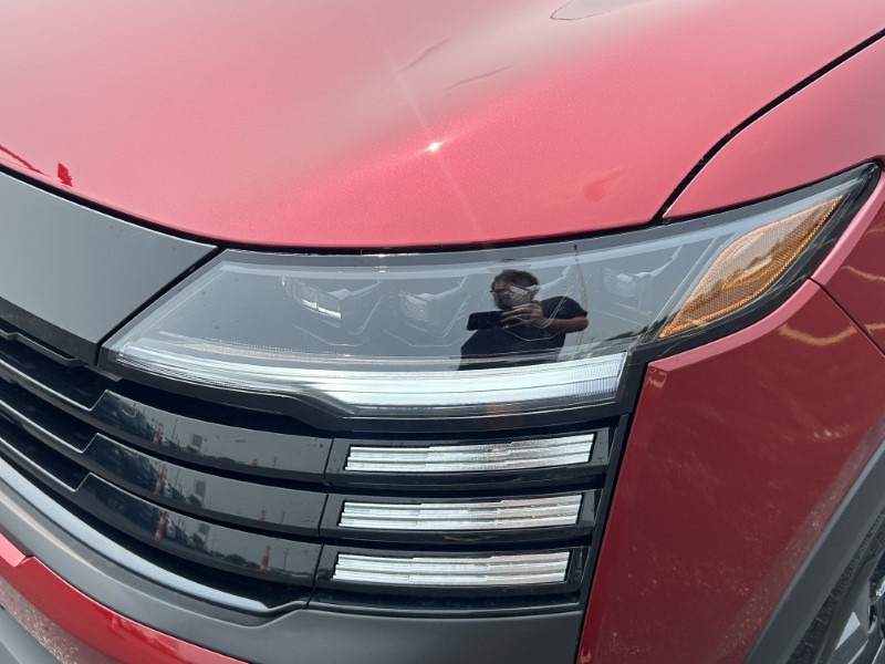 Vehicle image 13 of 24