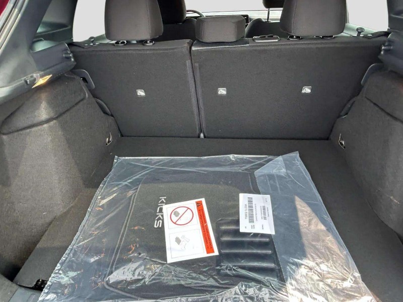 Vehicle image 20 of 24