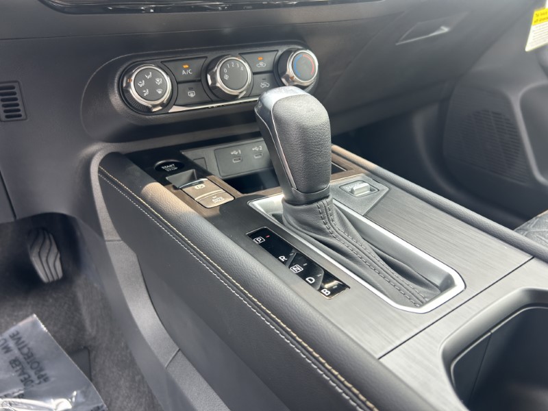 Vehicle image 23 of 24