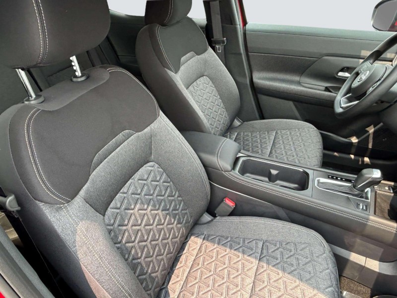 Vehicle image 22 of 24