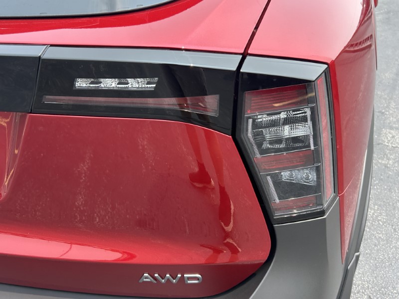 Vehicle image 11 of 24