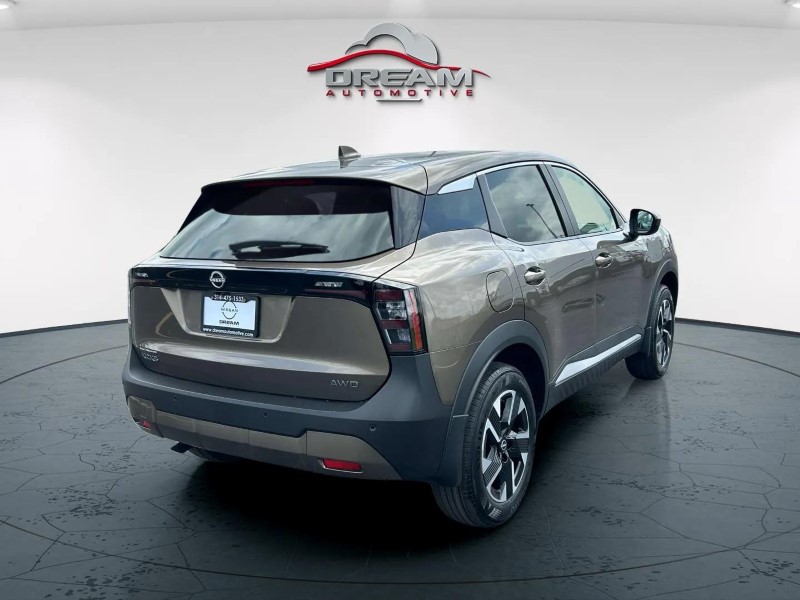 Vehicle image 4 of 24