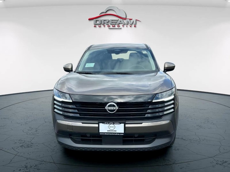 Vehicle image 2 of 24