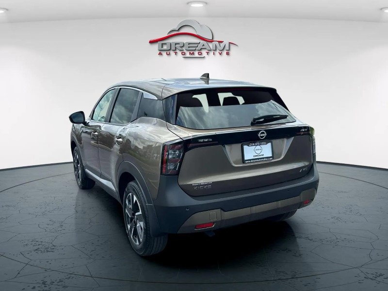 Vehicle image 6 of 24