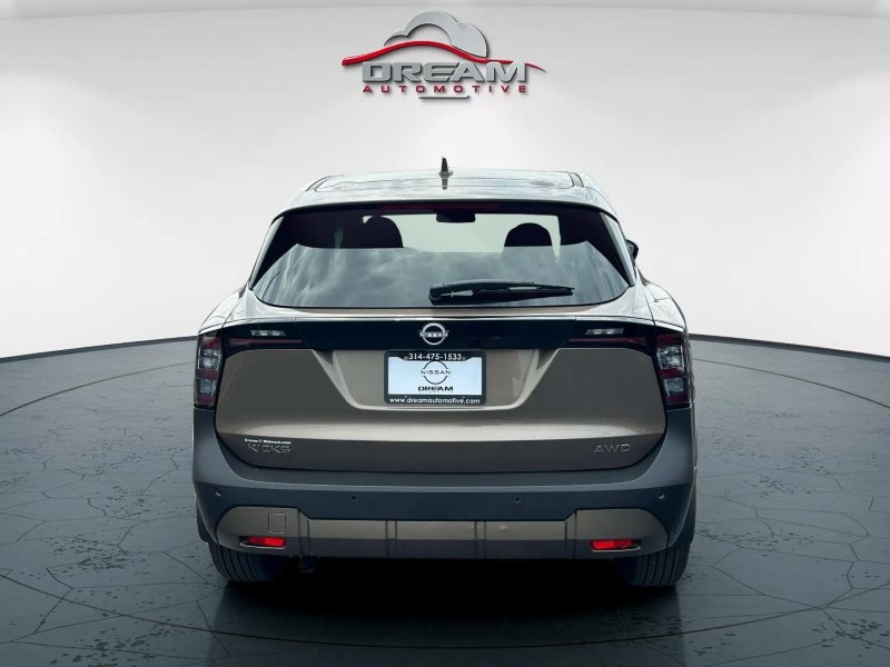Vehicle image 5 of 23