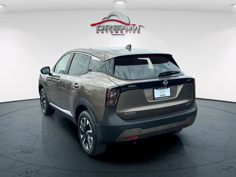 Vehicle image 6 of 23