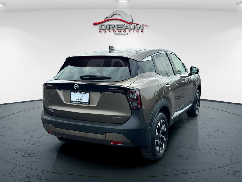 Vehicle image 4 of 23