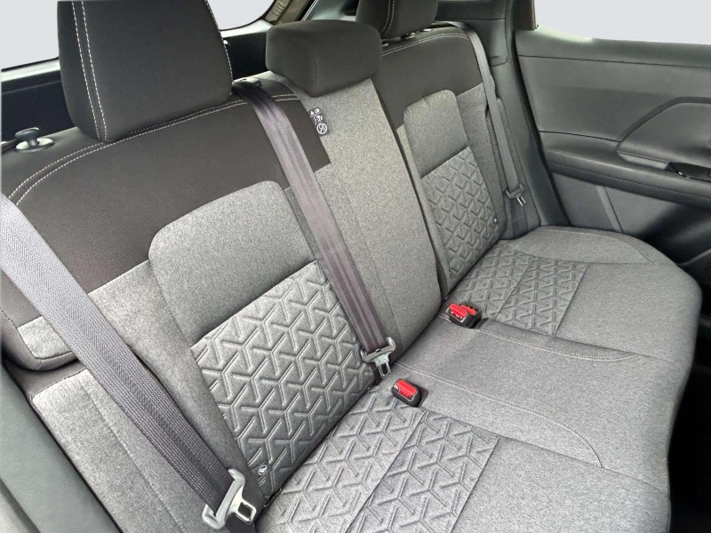 Vehicle image 20 of 23
