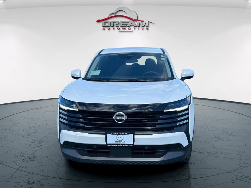 Vehicle image 2 of 24