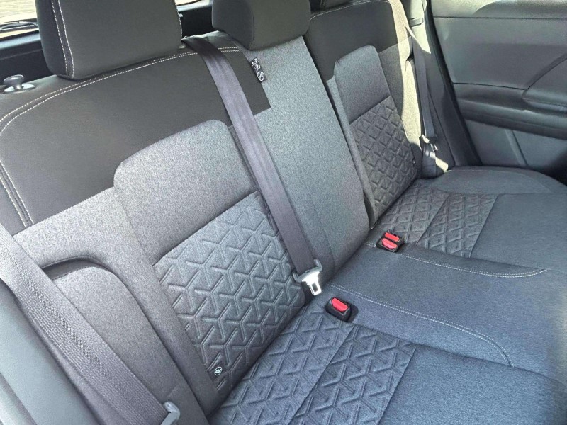 Vehicle image 21 of 24