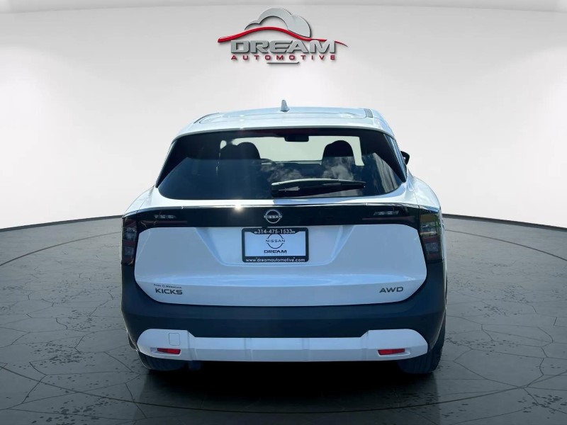 Vehicle image 5 of 24