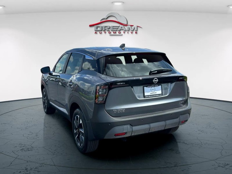 Vehicle image 6 of 24