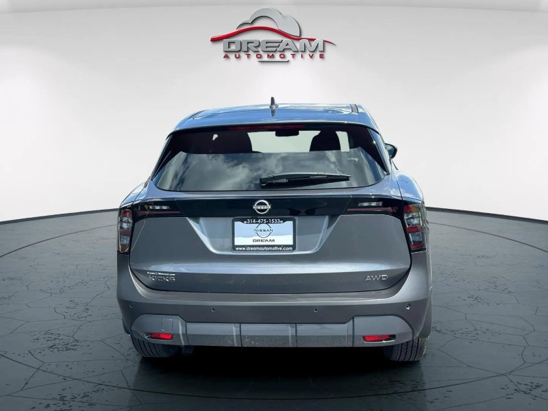 Vehicle image 5 of 24