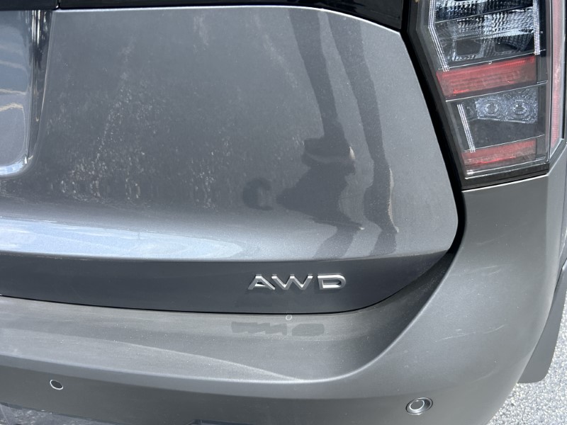 Vehicle image 12 of 24