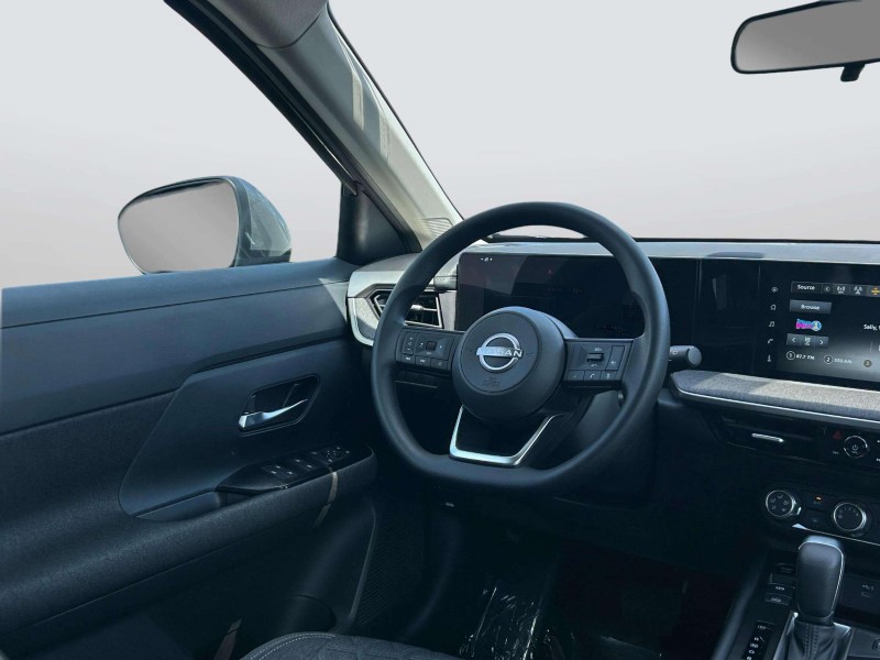 Vehicle image 14 of 24