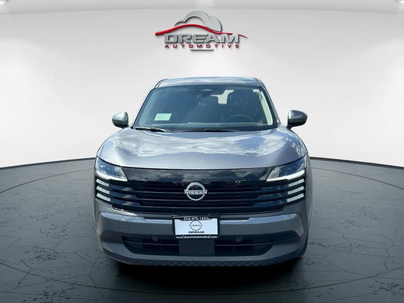 Vehicle image 2 of 24