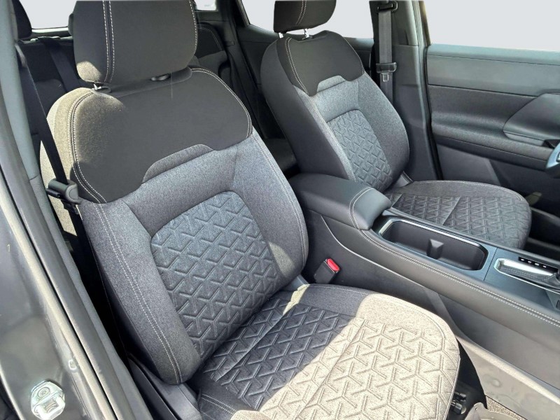 Vehicle image 22 of 24