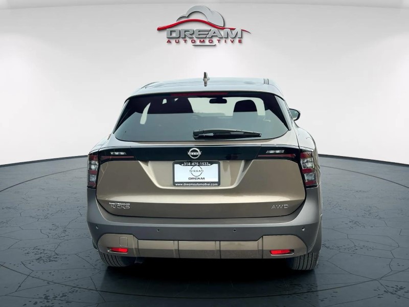 Vehicle image 5 of 24