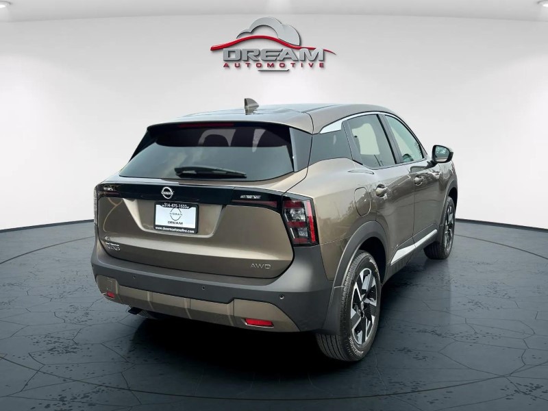Vehicle image 4 of 24