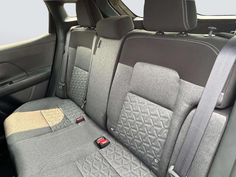 Vehicle image 19 of 24