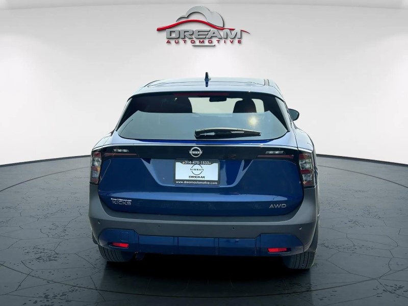 Vehicle image 5 of 24