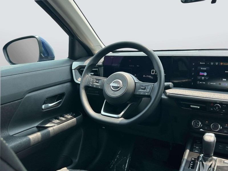 Vehicle image 14 of 24