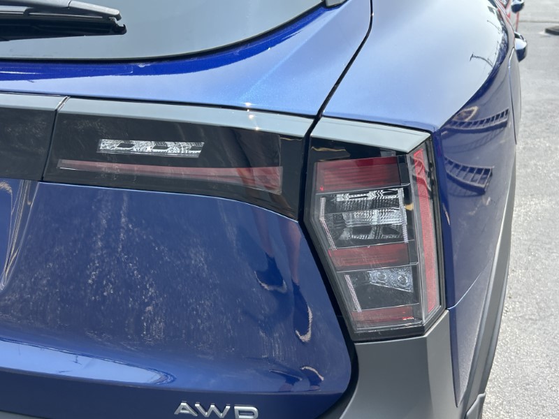 Vehicle image 11 of 24
