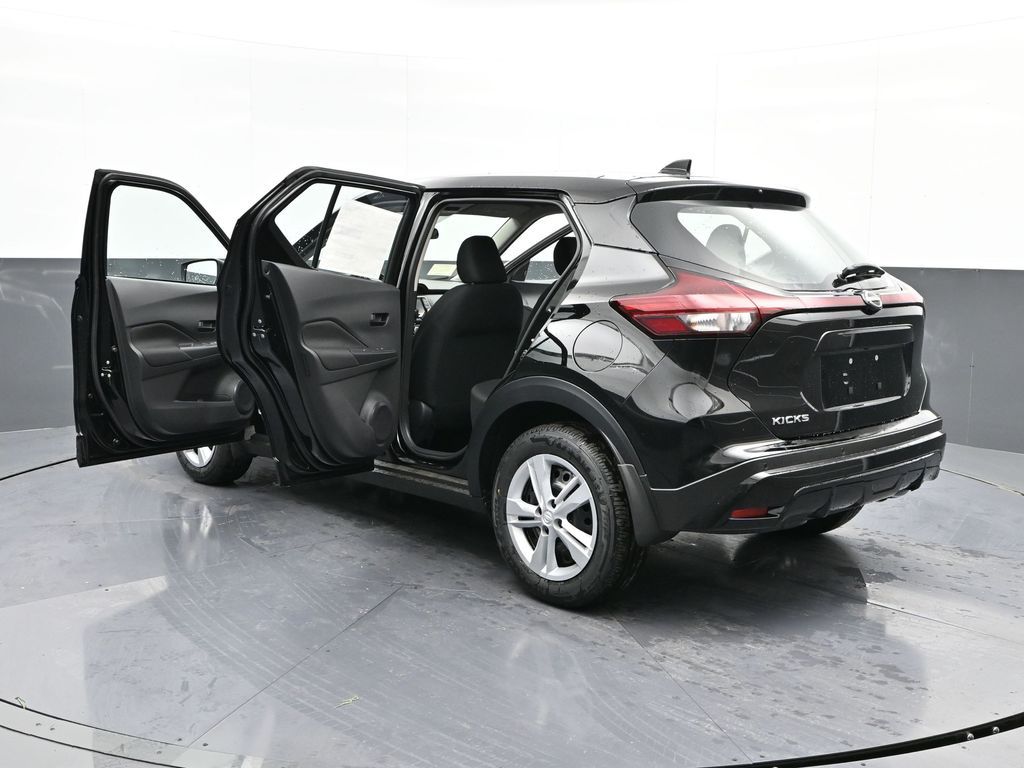 Vehicle image 21 of 31