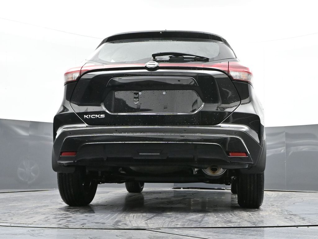 Vehicle image 17 of 31