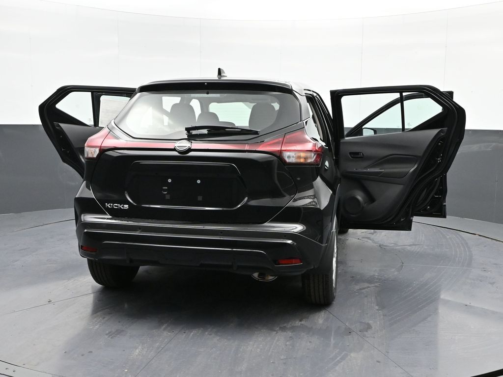 Vehicle image 13 of 31