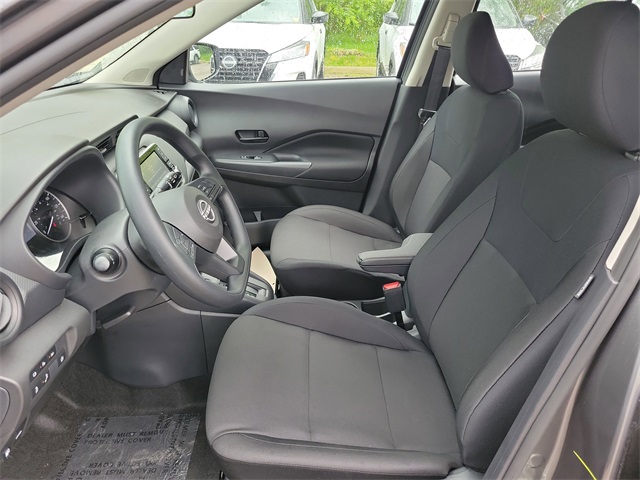 Vehicle image 8 of 26