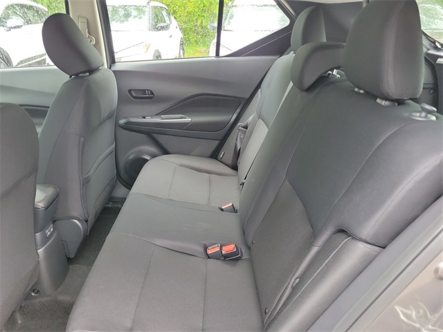 Vehicle image 7 of 26
