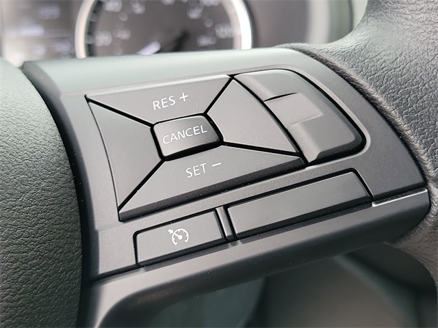 Vehicle image 24 of 26