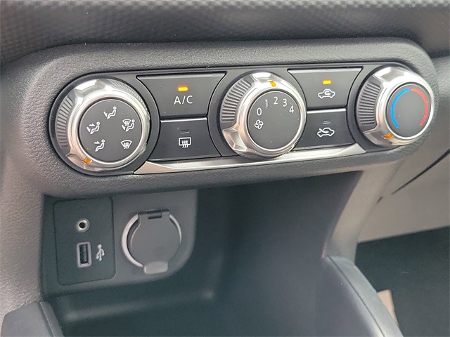Vehicle image 23 of 26