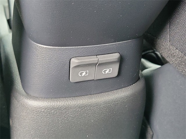Vehicle image 19 of 26